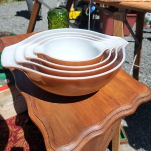 Set of 4 Pyrex Old Orchard Fruit Nesting Cinderella Graduated Mixing Bowls
